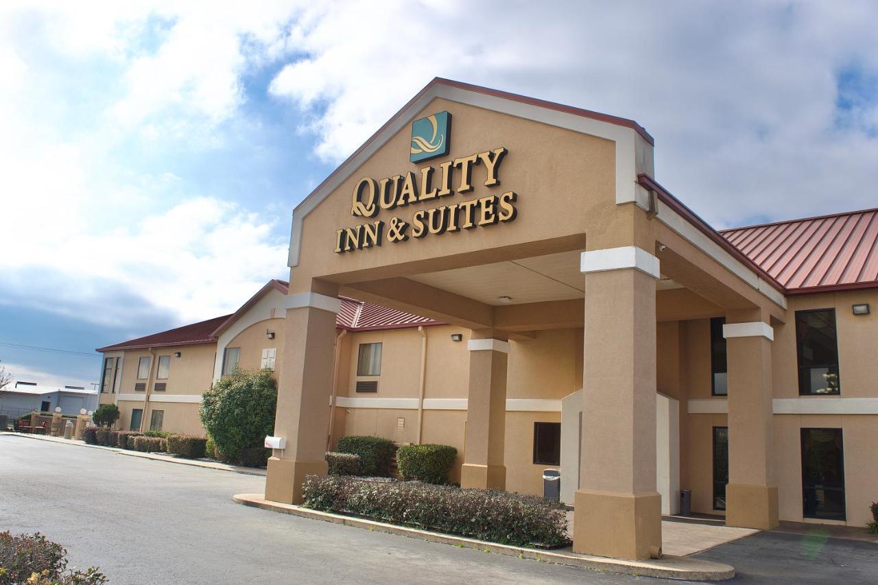 Quality Inn & Suites Pine Bluff Buitenkant foto