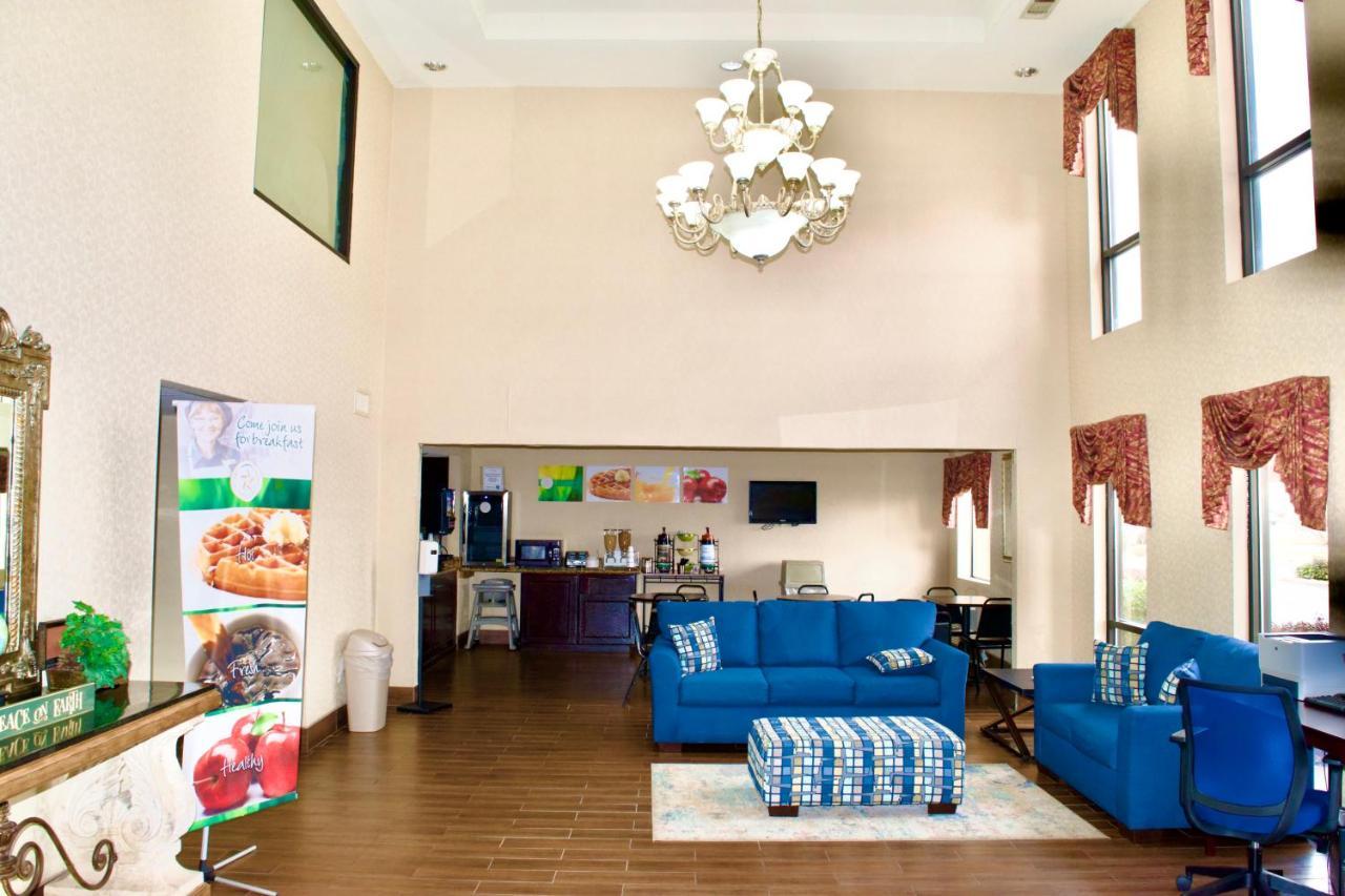Quality Inn & Suites Pine Bluff Buitenkant foto