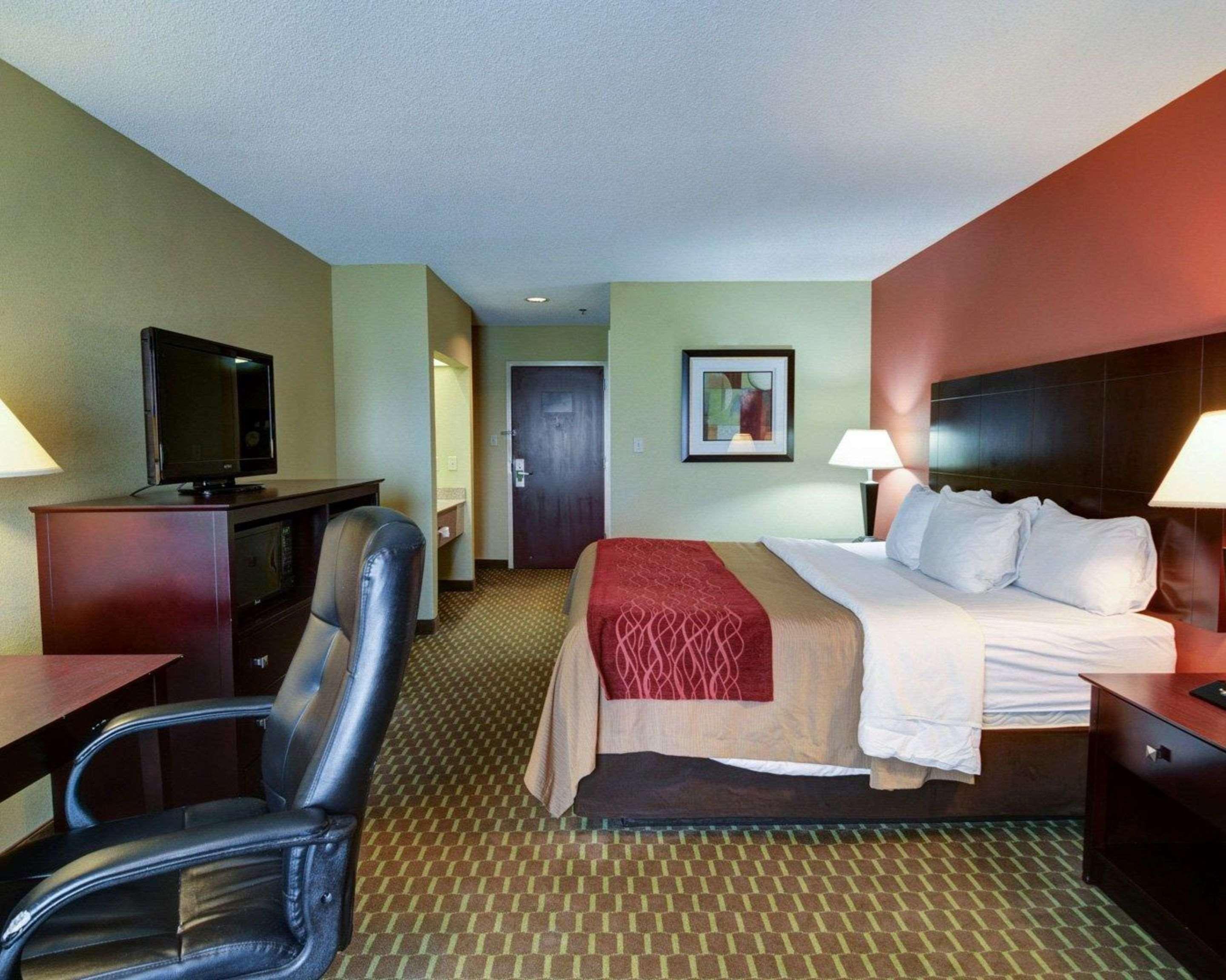 Quality Inn & Suites Pine Bluff Buitenkant foto