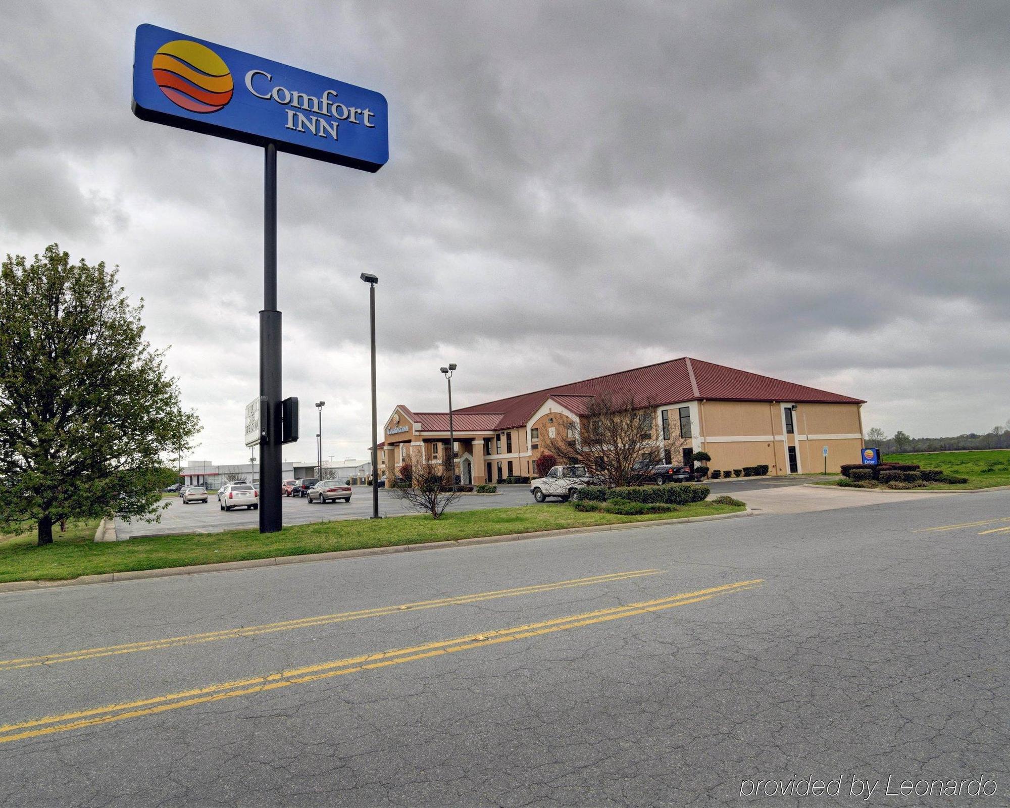 Quality Inn & Suites Pine Bluff Buitenkant foto