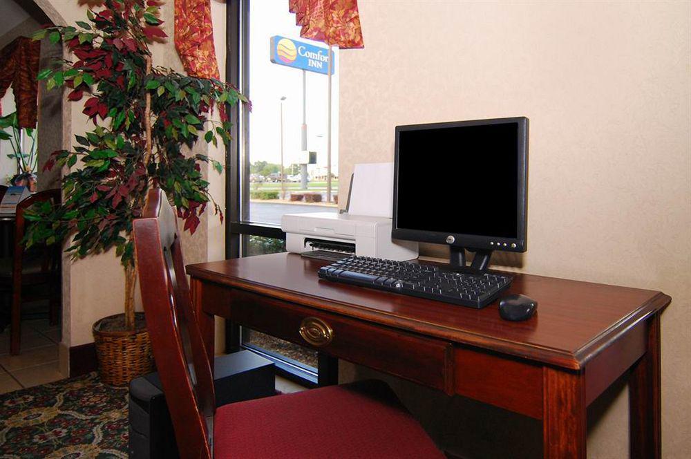 Quality Inn & Suites Pine Bluff Buitenkant foto